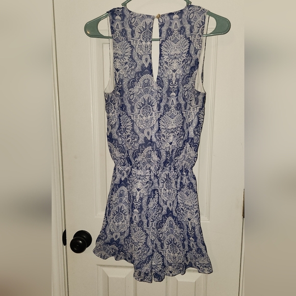 Show Me Your Mumu XS White & Blue Low Cut Sleeveless Romper - Picture 4 of 9